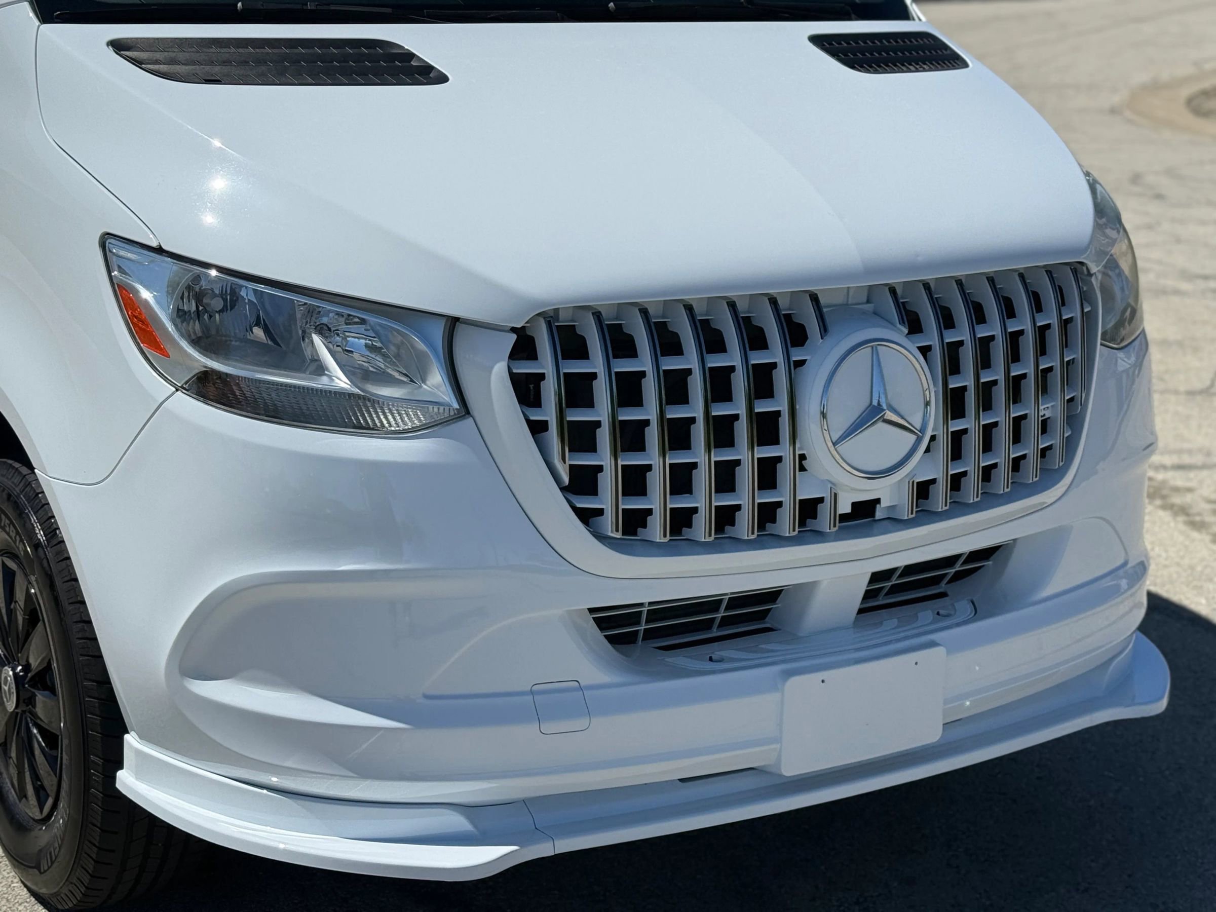 Used 2021 Mercedes-Benz Sprinter 2500 w/ Driver Convenience Package image 8