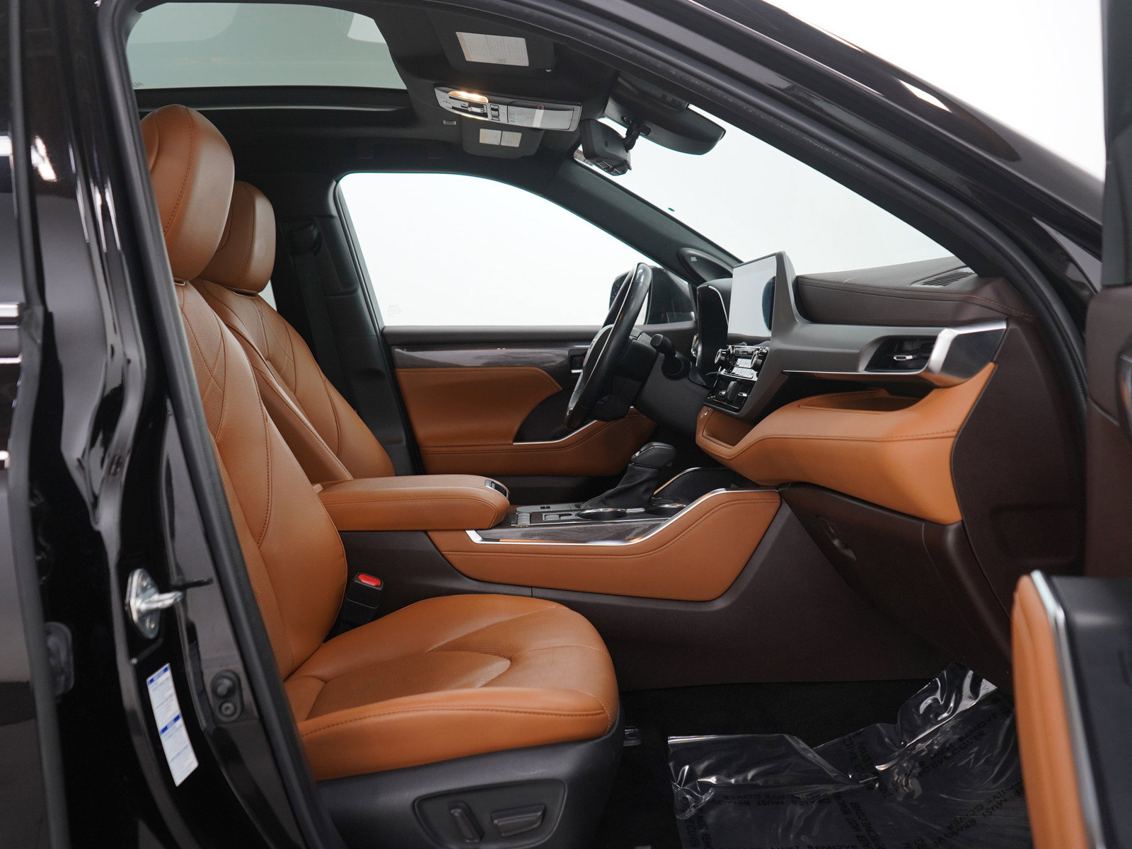 Used 2022 Toyota Highlander Platinum image 12