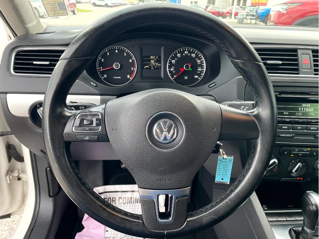 Used 2013 Volkswagen Jetta SE FWD image 13
