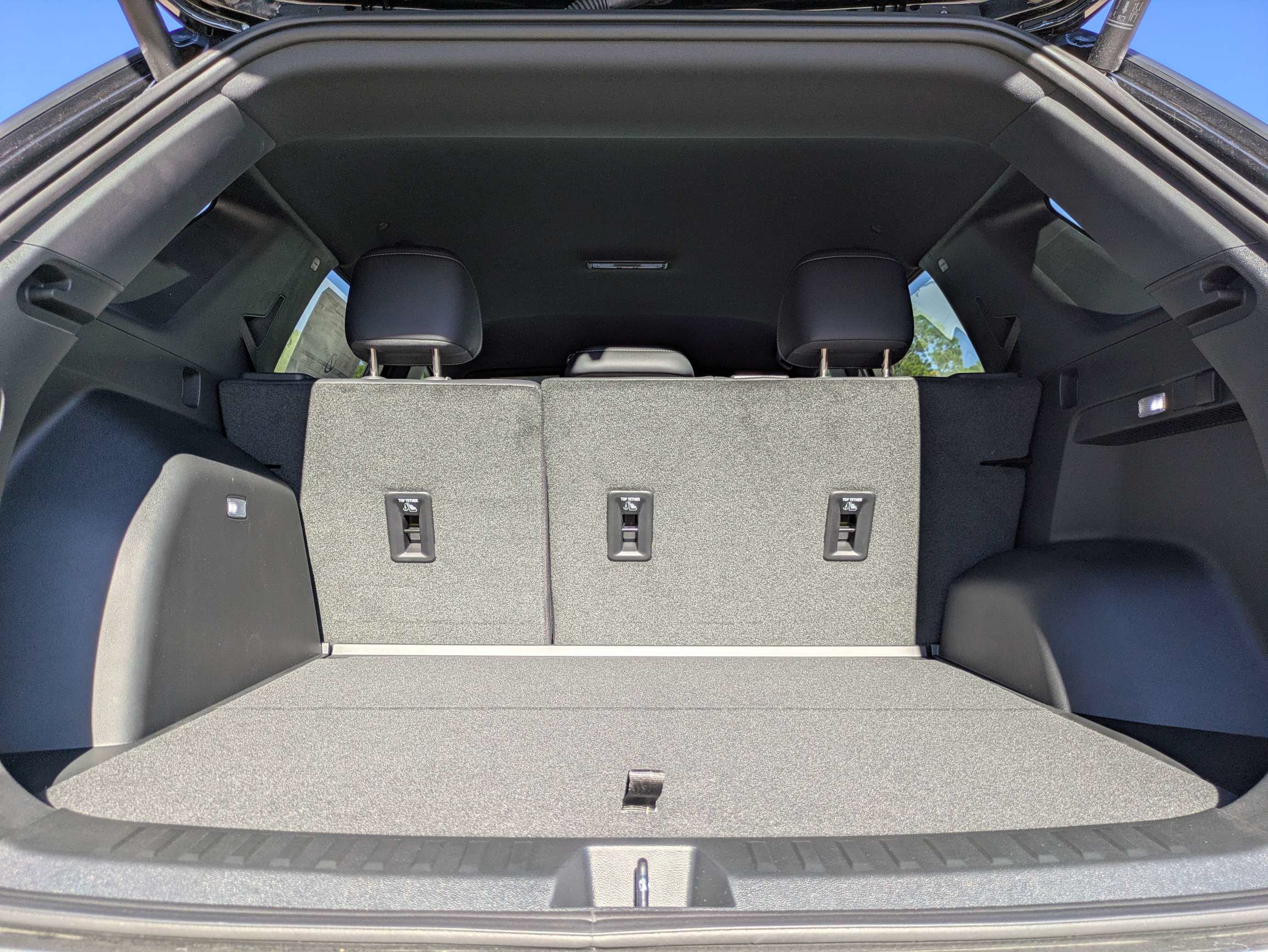 New 2027 Chevrolet Equinox LT w/ Convenience Package II FWD image 7