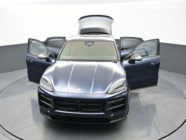 New 2026 Porsche Cayenne Turbo GT image 32