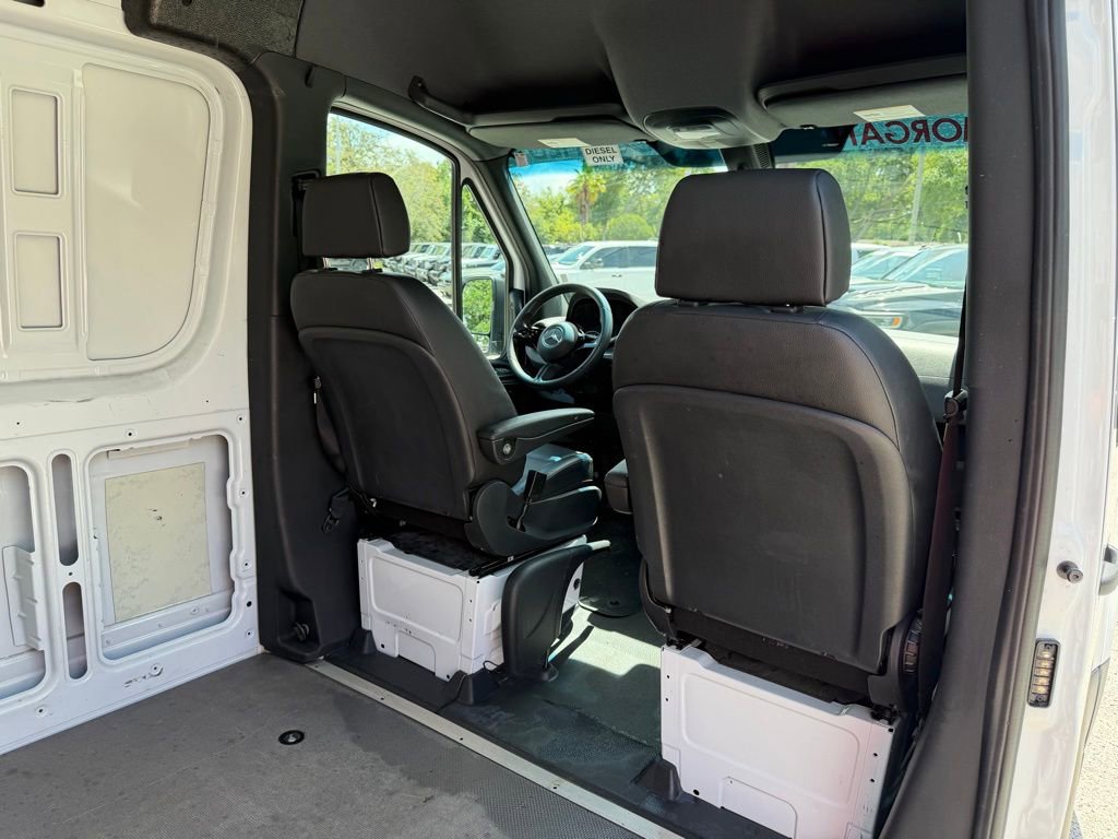 Used 2025 Mercedes-Benz Sprinter 2500 image 27