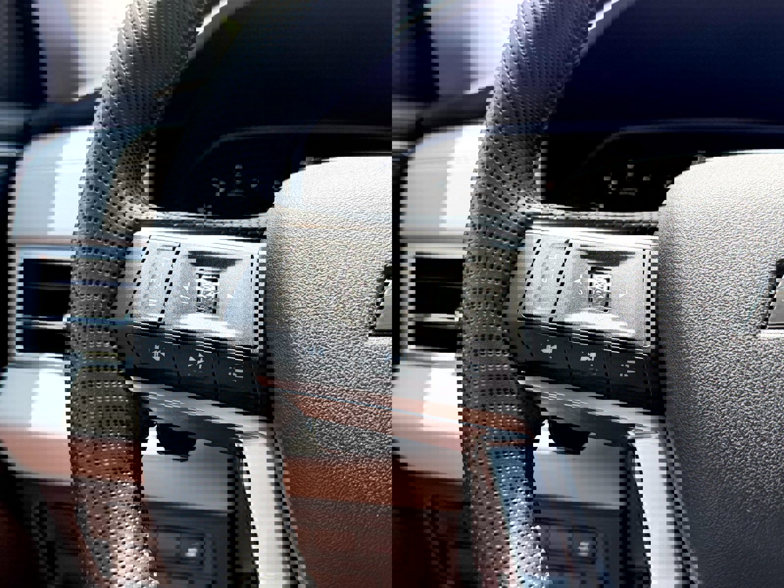 New 2025 Mitsubishi Outlander AWD image 38