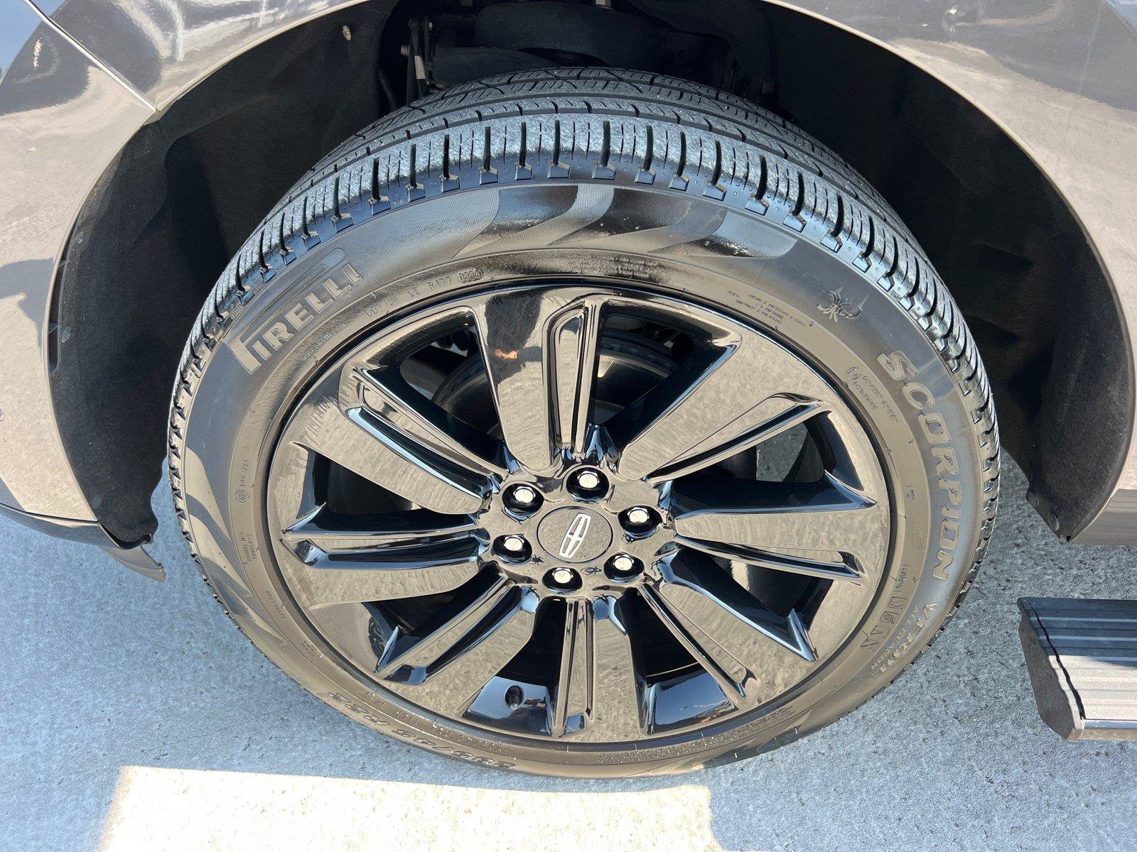 Used 2024 Lincoln Navigator Black Label AWD/4WD image 11