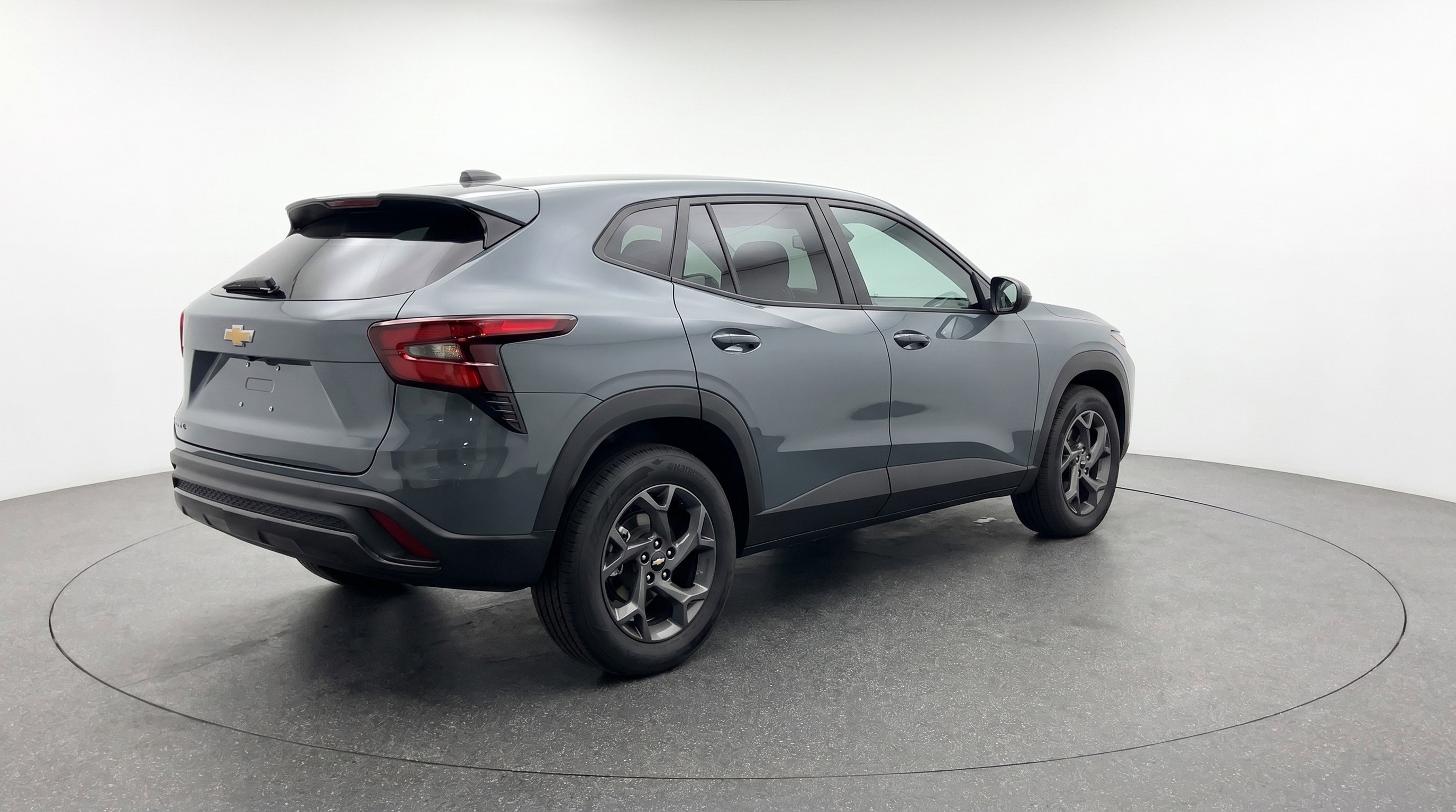 Used 2025 Chevrolet Trax LT FWD image 9