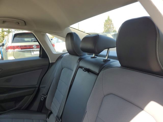 New 2026 Volkswagen Jetta SE FWD image 9