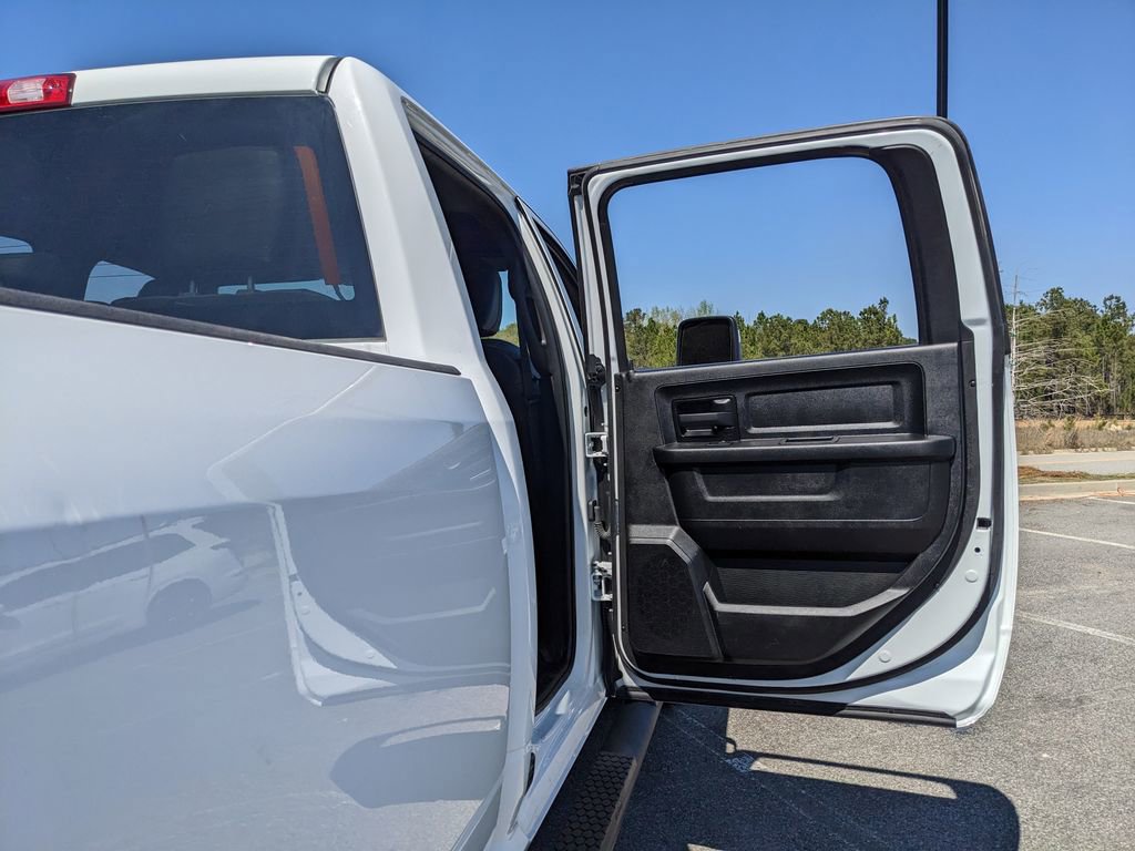 Used 2024 RAM 2500 Tradesman w/ Chrome Appearance Group image 48