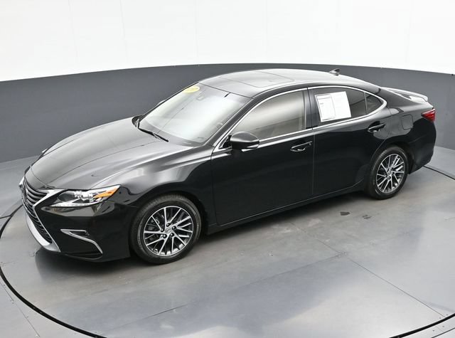 Used 2017 Lexus ES 350 w/ Luxury Package FWD image 44