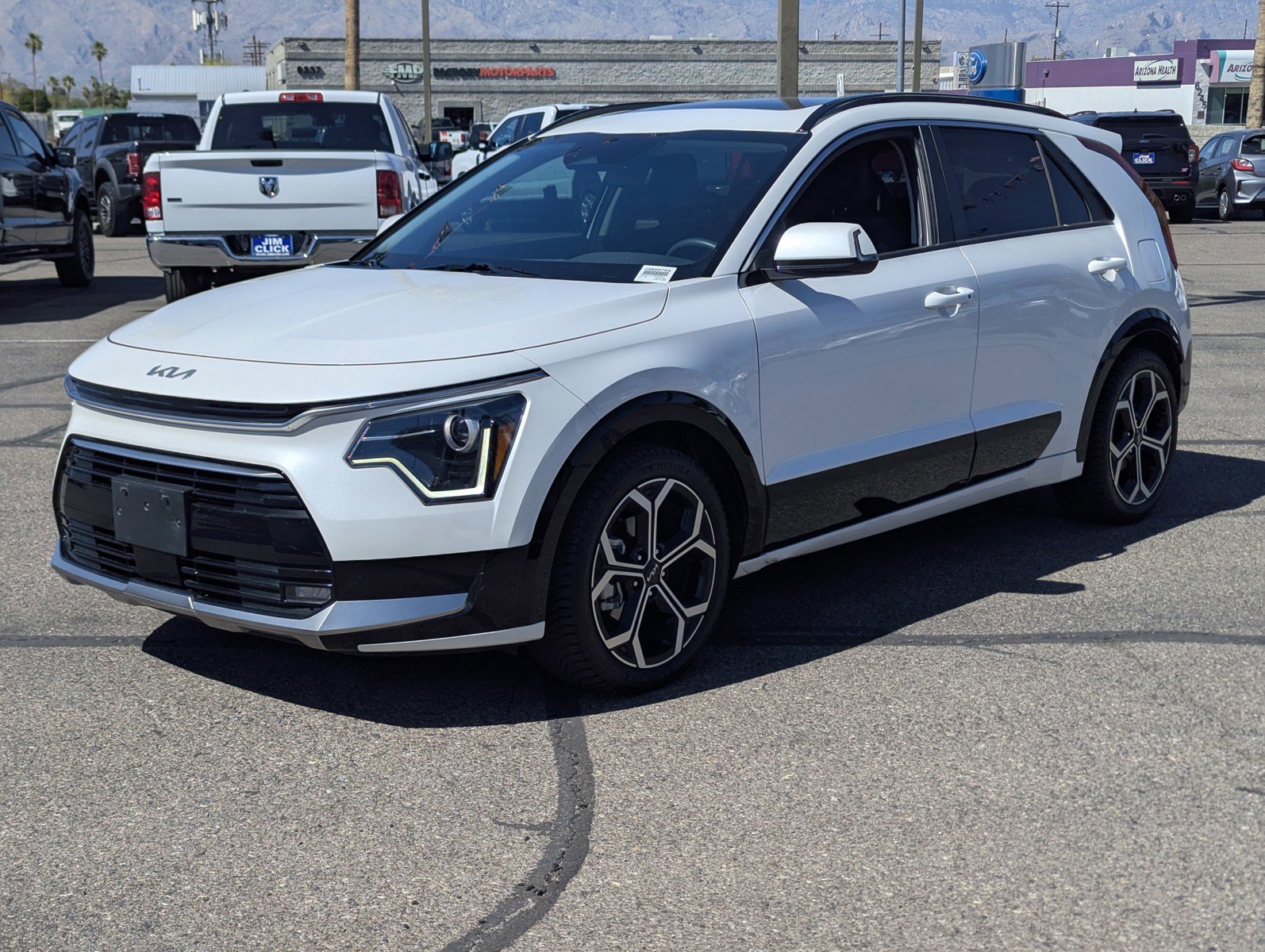 Used 2023 Kia Niro EX Touring FWD image 5