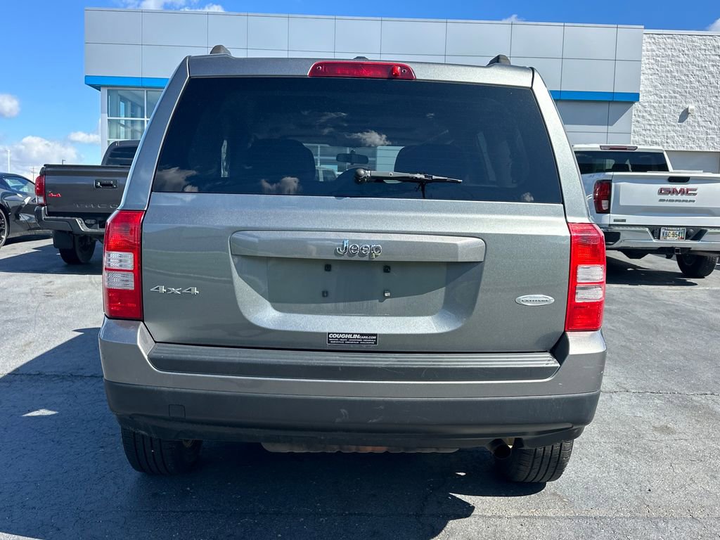 Used 2012 Jeep Patriot Latitude w/ Sun/Sound Group AWD/4WD image 6