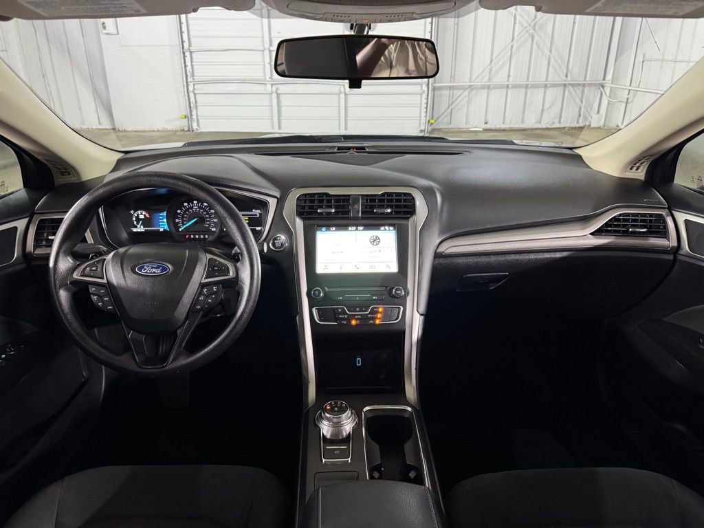 Used 2018 Ford Fusion SE w/ Fusion SE Technology Package FWD image 25