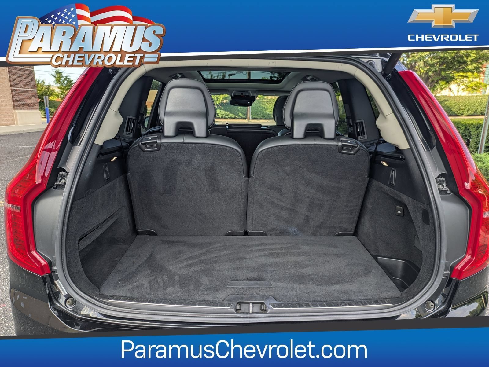 Used 2019 Volvo XC90 T5 Momentum w/ Multimedia Package AWD/4WD image 8