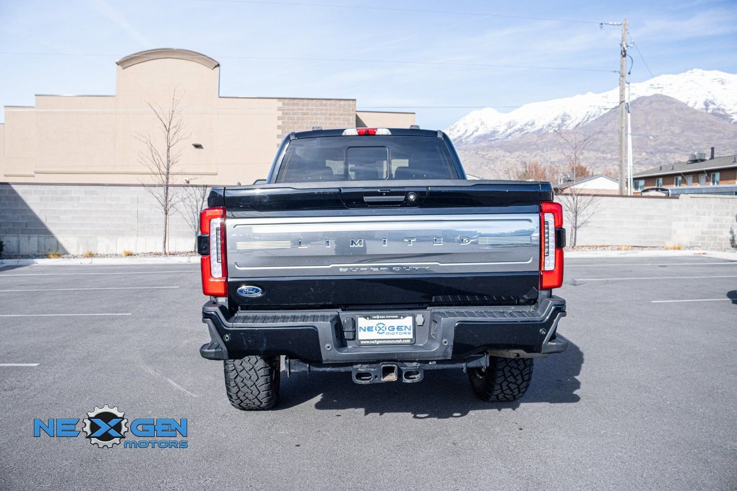 Used 2023 Ford F350 Limited w/ FX4 Off-Road Package image 6