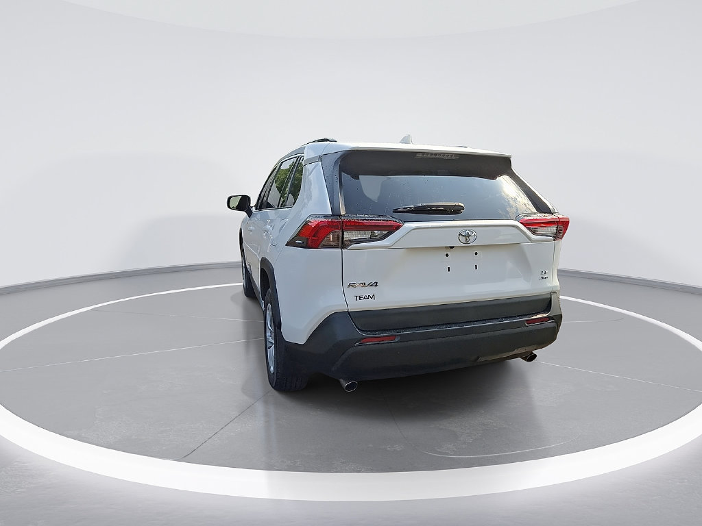 Used 2021 Toyota RAV4 LE AWD/4WD image 9