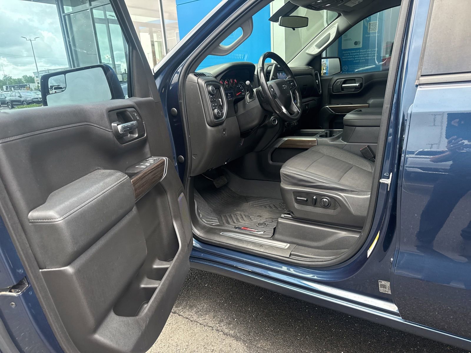Used 2019 Chevrolet Silverado 1500 LT Trail Boss AWD/4WD image 16