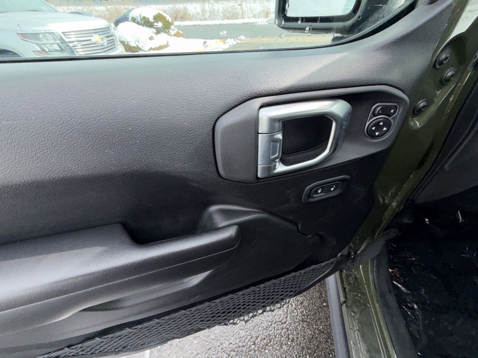 Used 2021 Jeep Gladiator Willys image 15