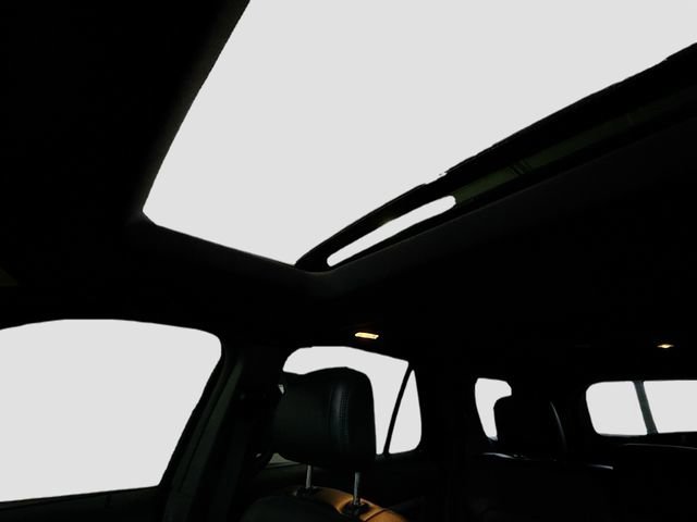 Used 2016 Ford Explorer XLT w/ Equipment Group 202A image 23