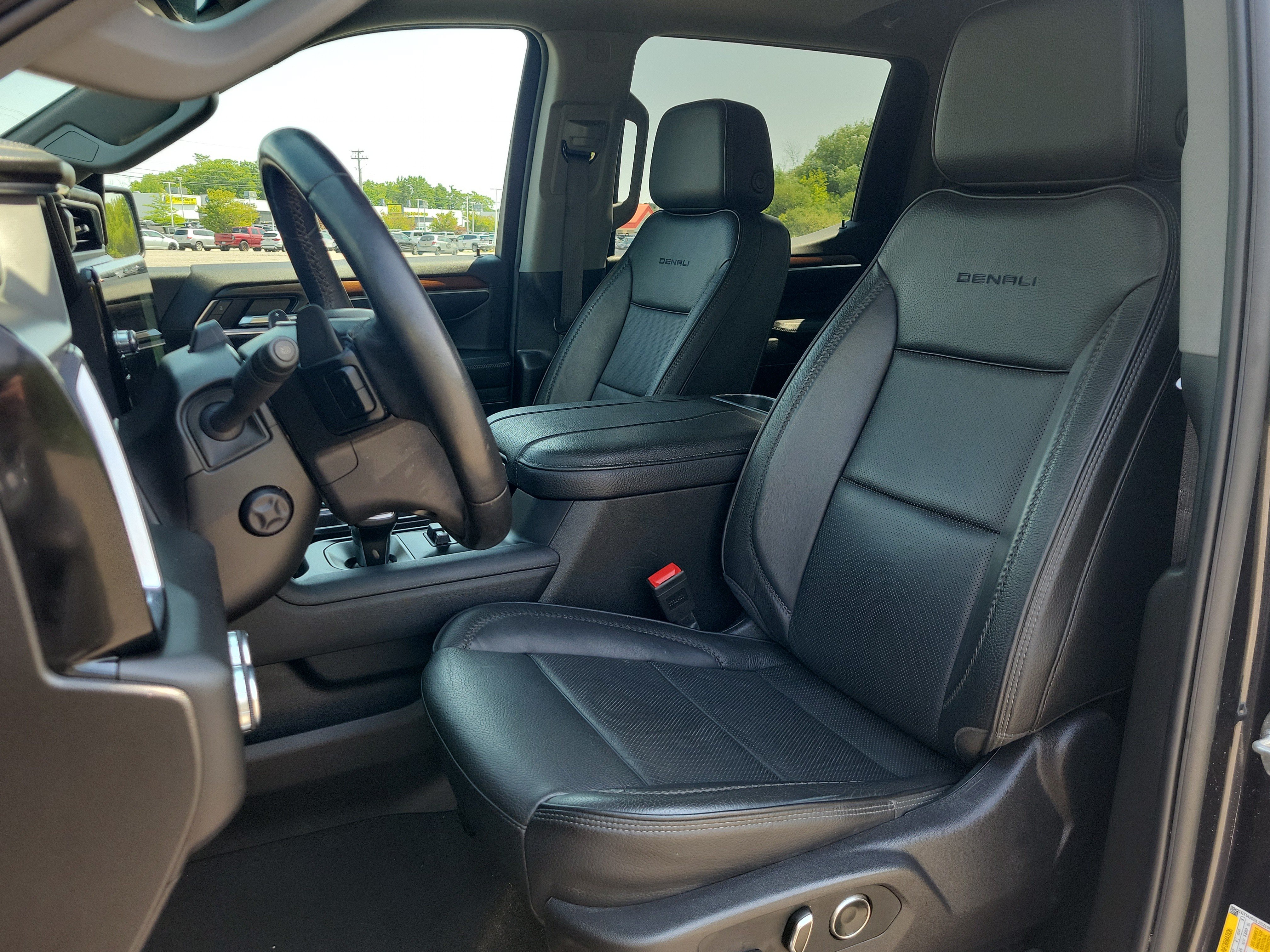 Used 2025 GMC Sierra 1500 Denali w/ Technology Package AWD/4WD image 14