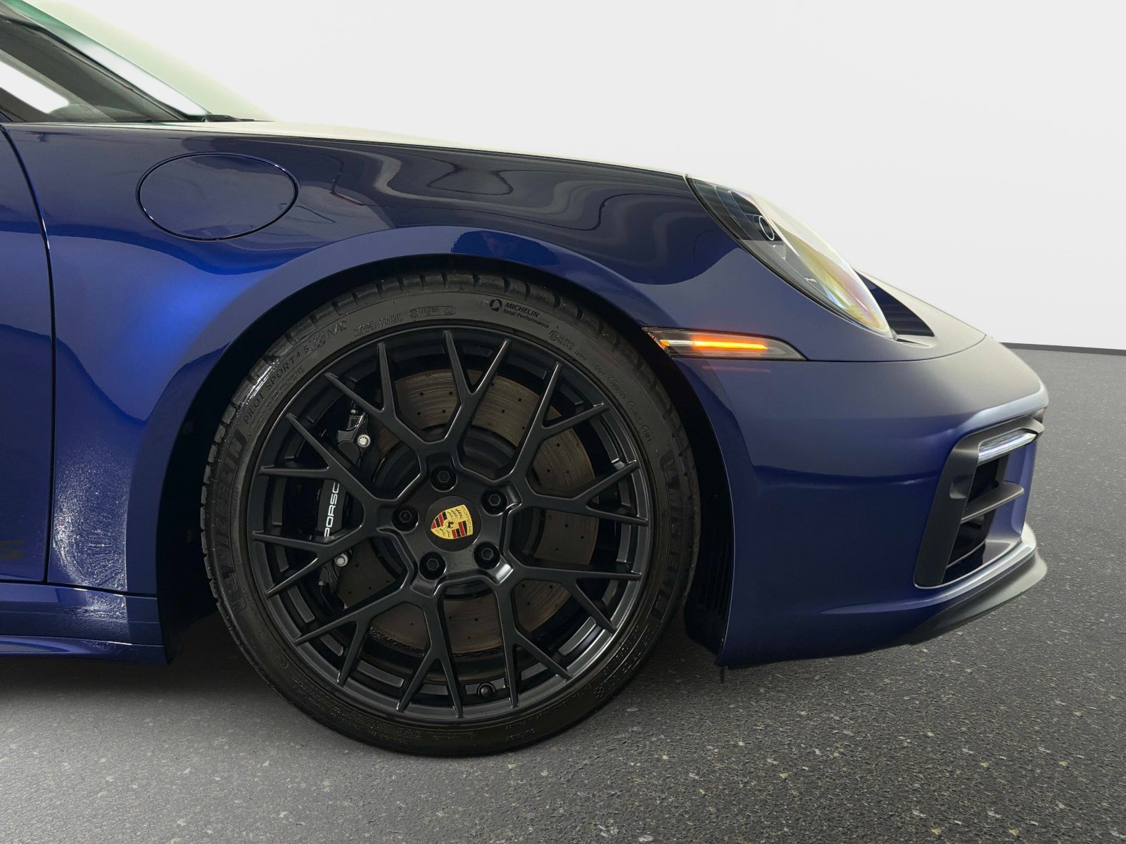 Used 2024 Porsche 911 Carrera 4 GTS AWD/4WD image 22