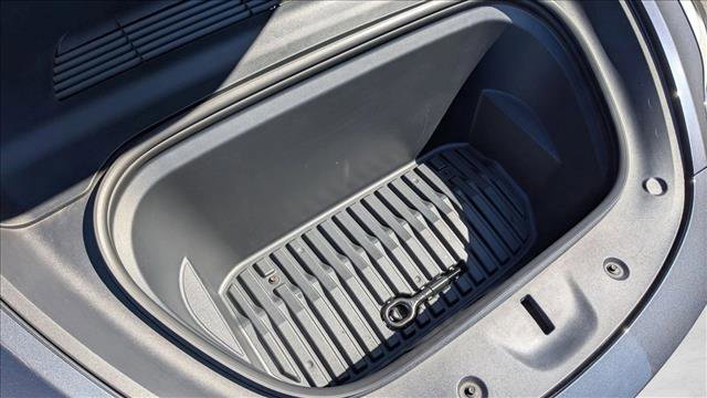 Used 2022 Tesla Model Y Performance image 29