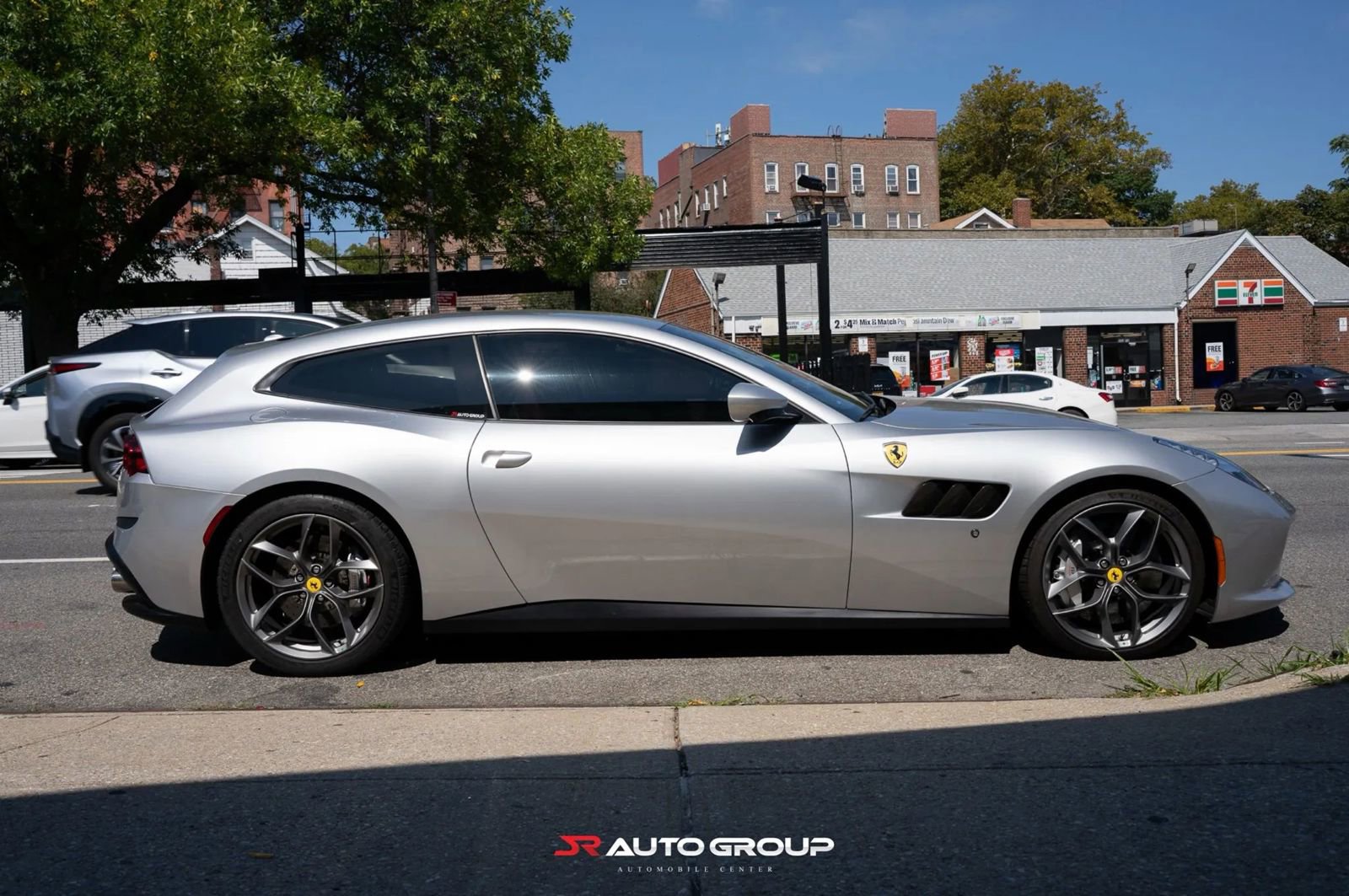 Used 2019 Ferrari GTC4Lusso T RWD image 7