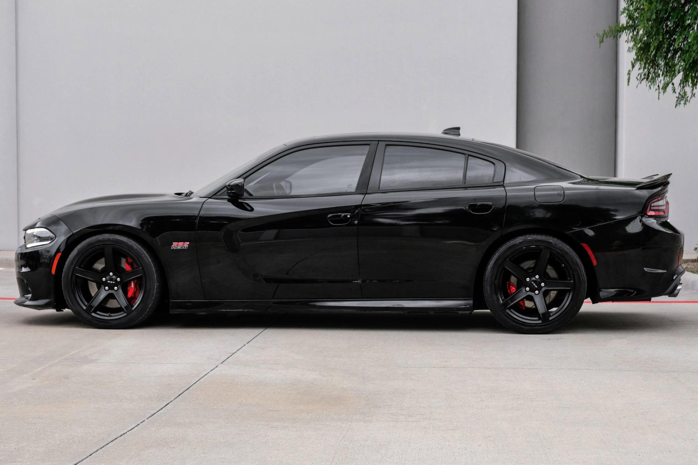Used 2018 Dodge Charger SRT w/ Harman/Kardon Audio Group RWD image 9