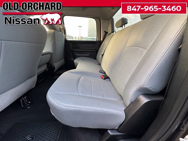 Used 2018 RAM 1500 Express w/ Black Ram 1500 Express Group AWD/4WD image 10