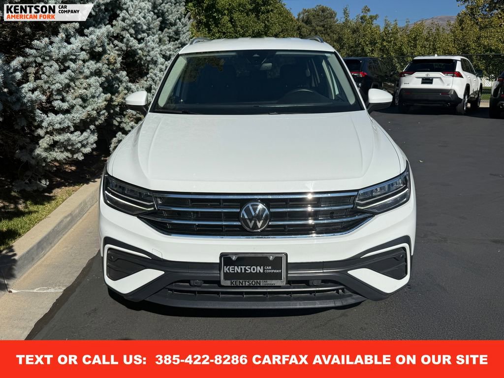 Used 2024 Volkswagen Tiguan SE image 2