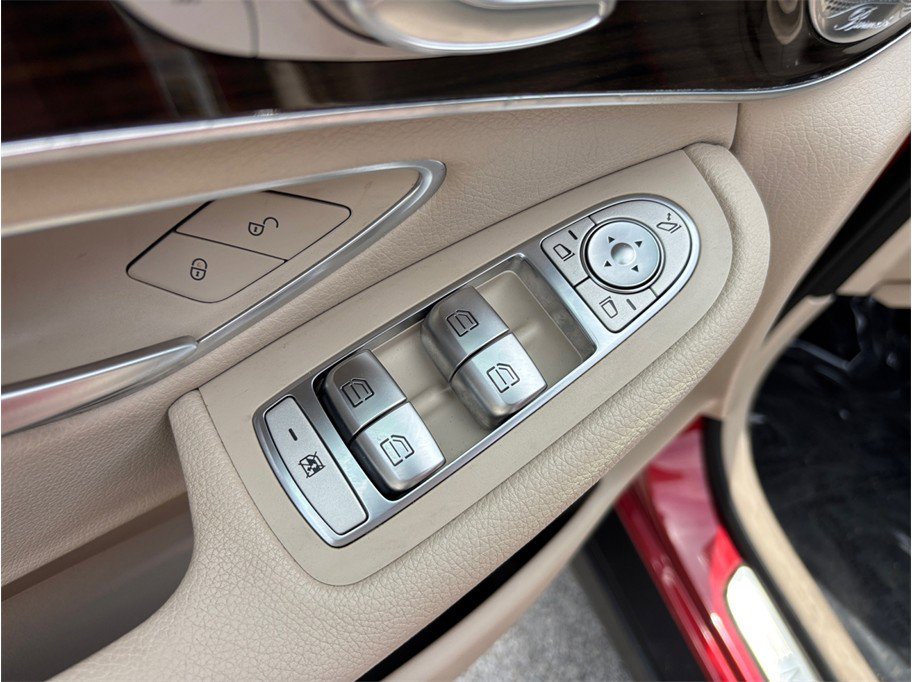 Used 2019 Mercedes-Benz GLC 300 4MATIC Coupe w/ Parking Assist Package image 23