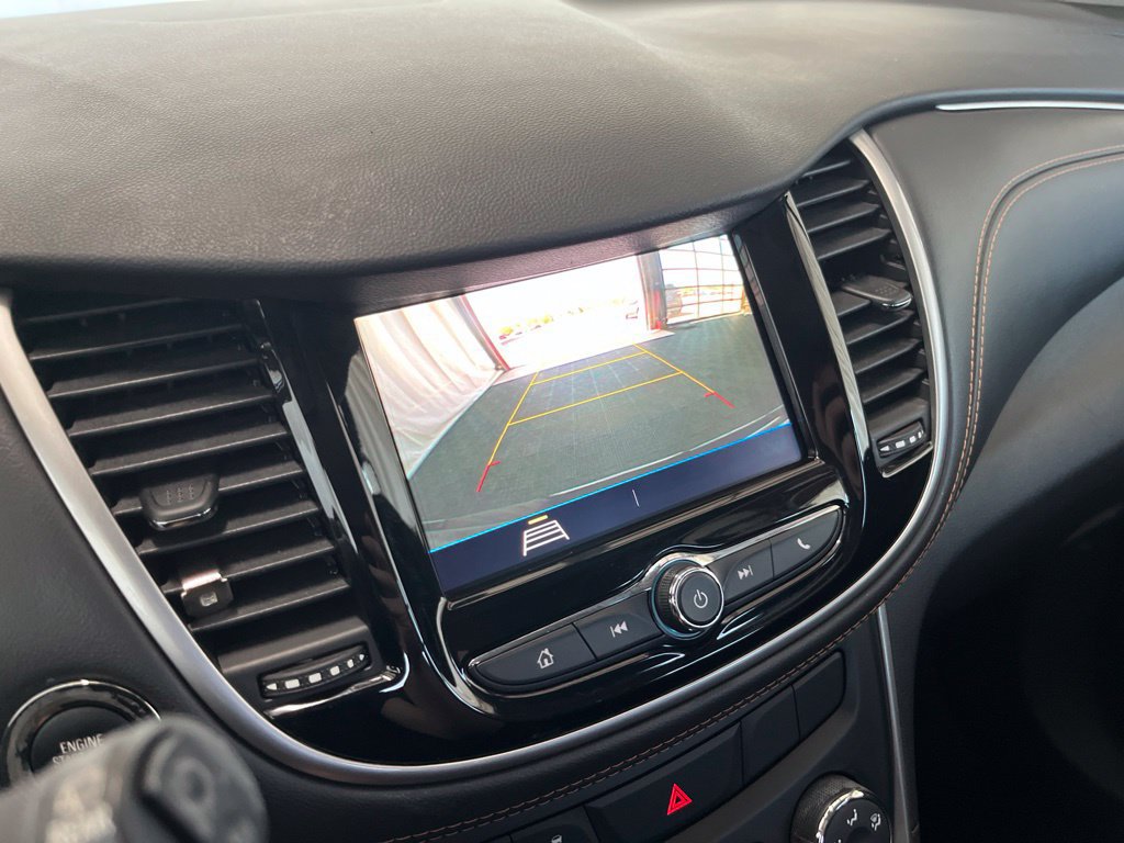 Used 2021 Chevrolet Trax LT w/ Midnight Edition FWD image 12