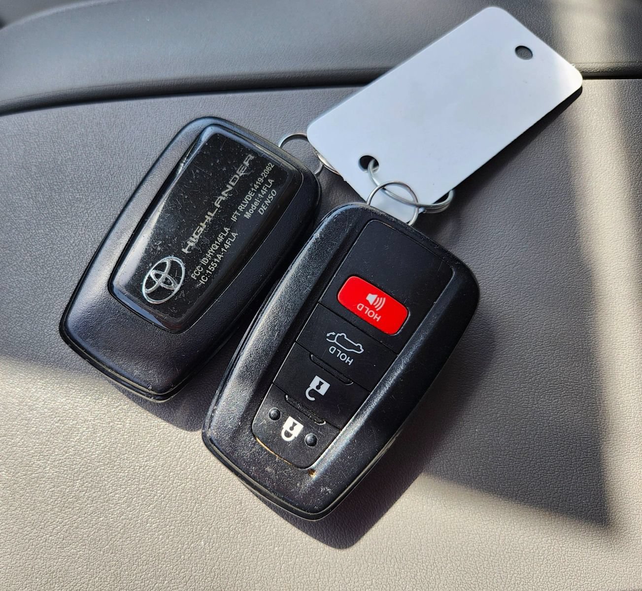 Used 2022 Toyota Highlander XLE AWD/4WD image 38