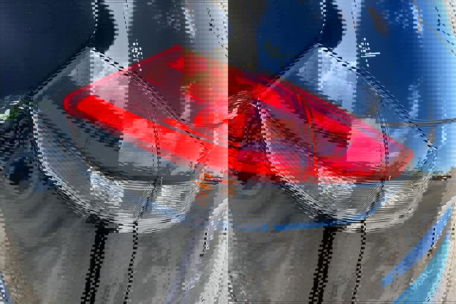 Used 2019 Nissan Rogue SV w/ Sun & Sound Touring Package image 27