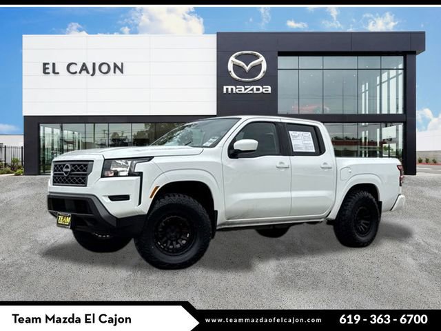 Used 2022 Nissan Frontier SV image 1