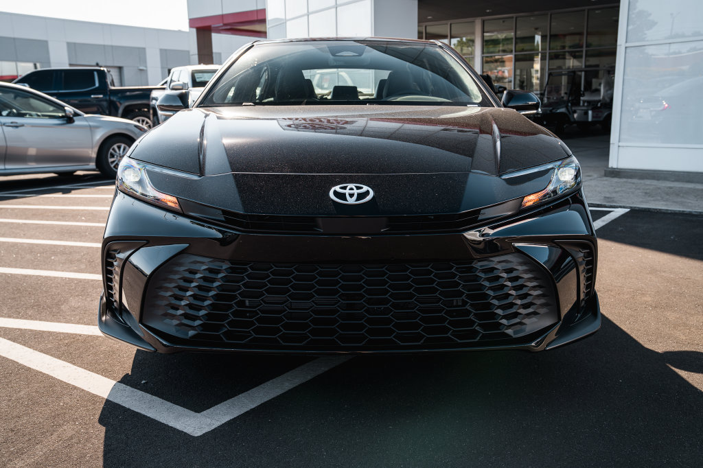 New 2026 Toyota Camry SE FWD image 2
