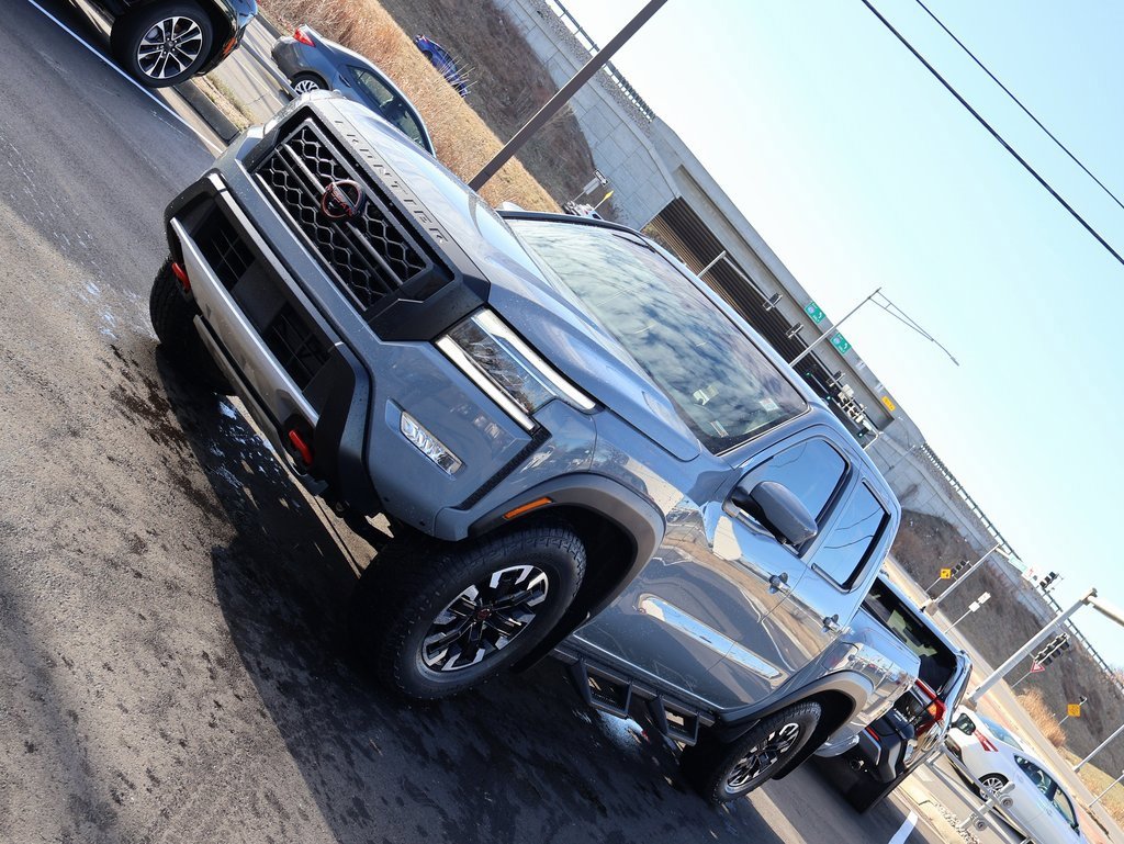 Used 2023 Nissan Frontier PRO-4X w/ Pro Convenience Package image 3