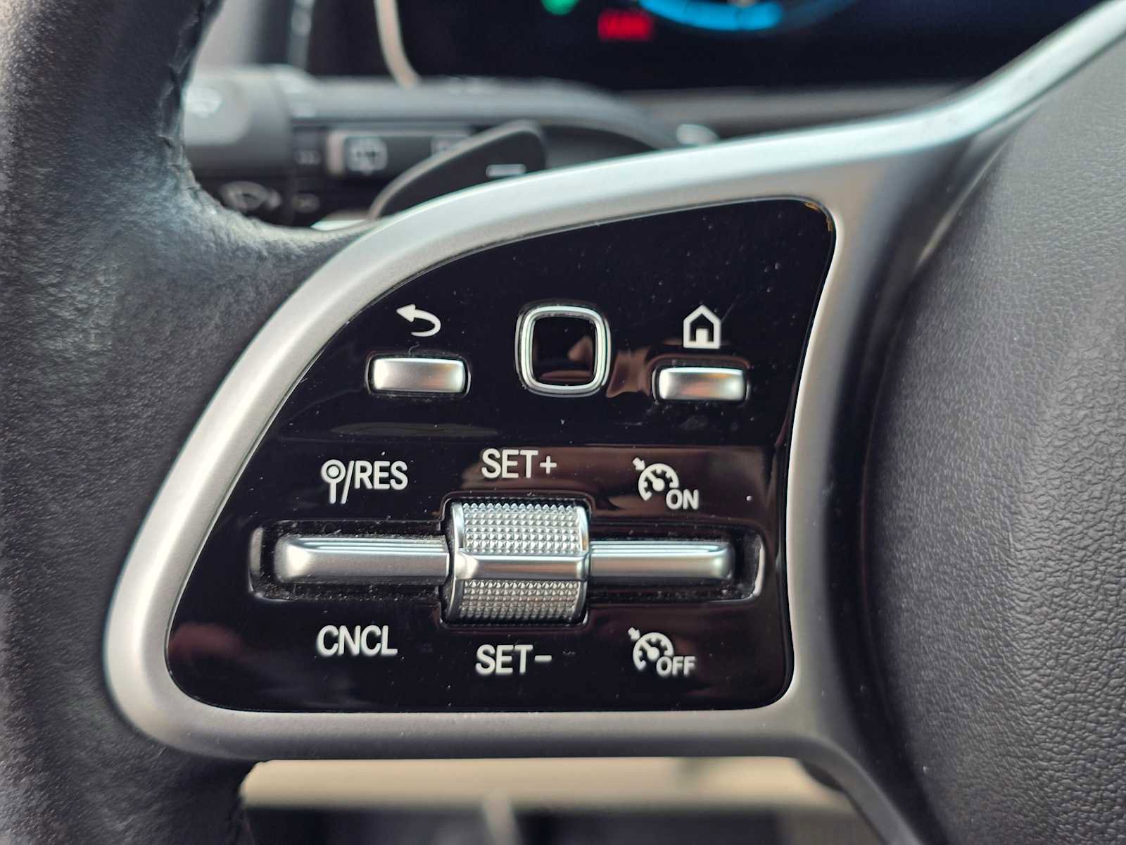 Used 2020 Mercedes-Benz GLB 250 4MATIC image 33