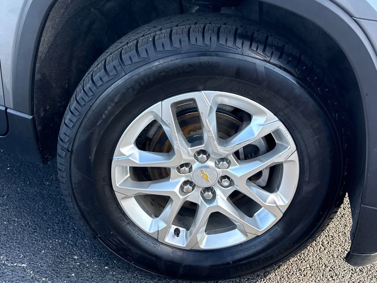 Used 2020 Chevrolet Traverse LT w/ LT Premium Package image 9