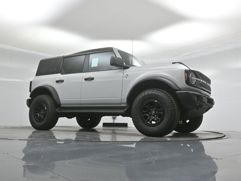 New 2026 Ford Bronco Outer Banks w/ Sasquatch Package AWD/4WD image 3