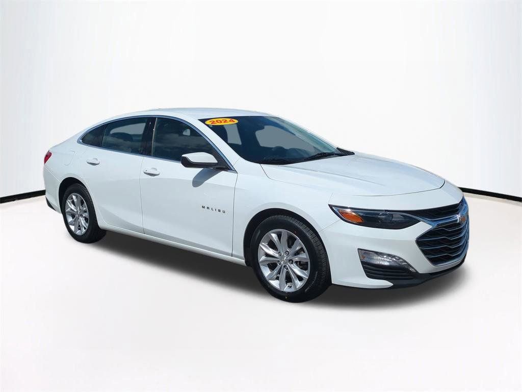 Used 2024 Chevrolet Malibu LT image 2