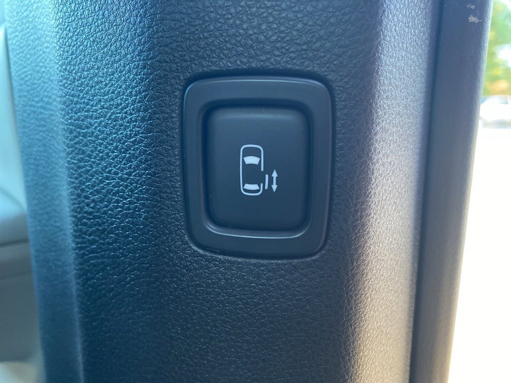 Certified 2022 Kia Carnival LX image 15