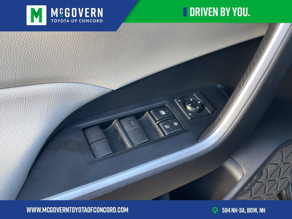 Used 2021 Toyota RAV4 XLE w/ Convenience Package AWD/4WD image 15