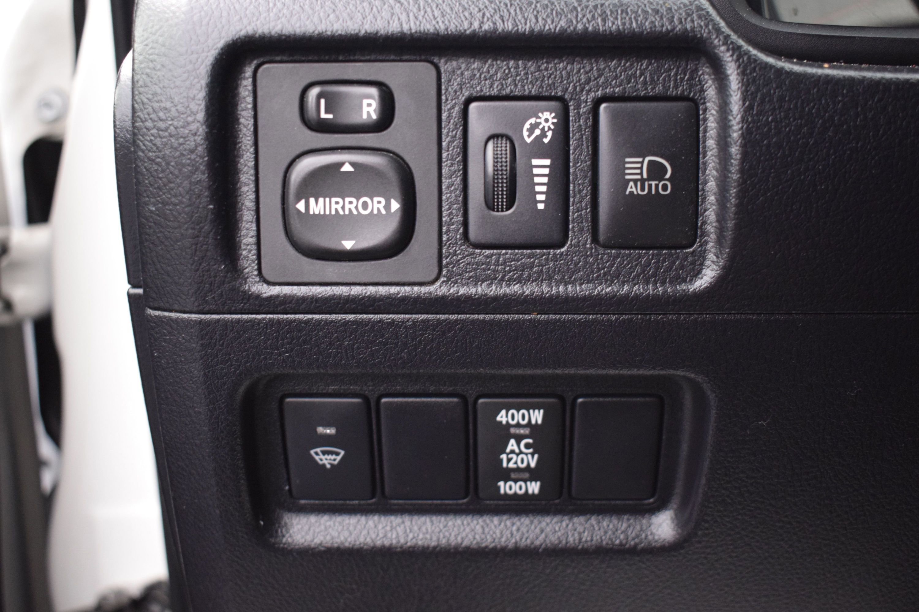 Used 2021 Toyota 4Runner SR5 AWD/4WD image 17
