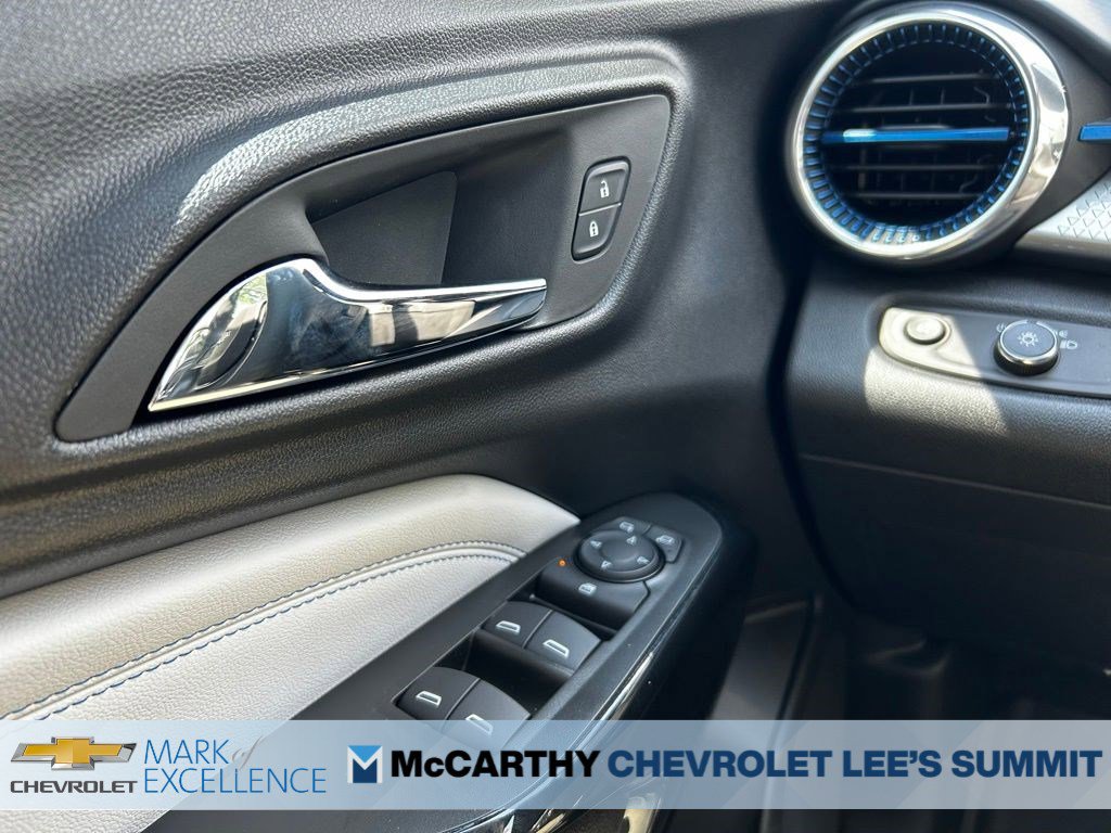 New 2026 Chevrolet Trax LT w/ LPO, Blackout Package FWD image 15