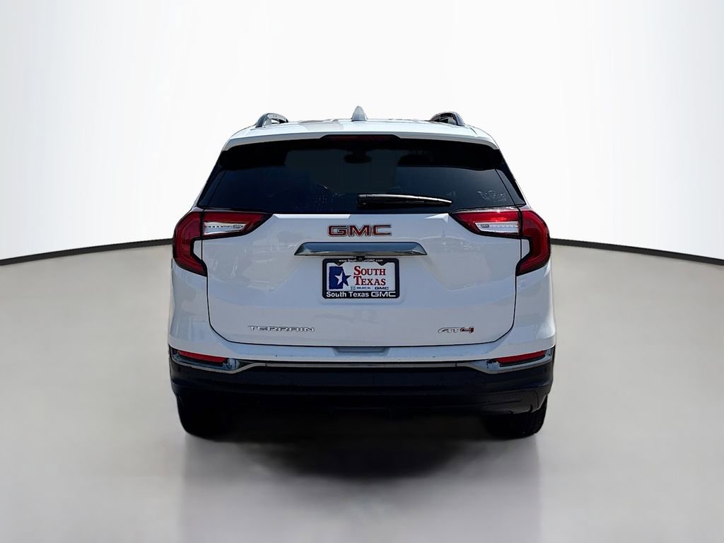 Used 2024 GMC Terrain AT4 image 6