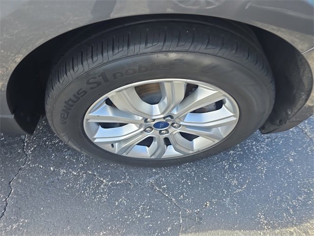 Used 2022 Ford Edge Titanium image 9