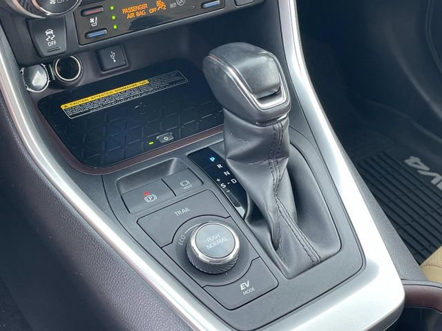 Used 2021 Toyota RAV4 Limited image 32