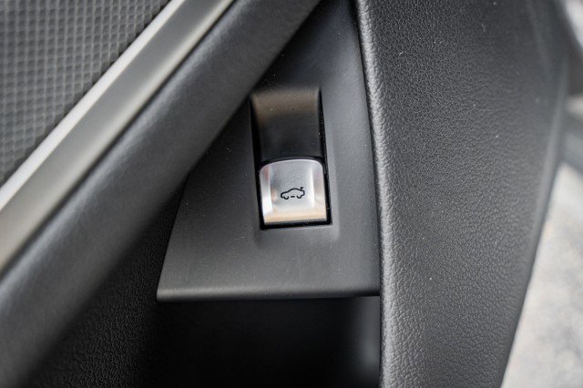 Used 2022 BMW M760i xDrive w/ Luxury Rear Seating Package image 21