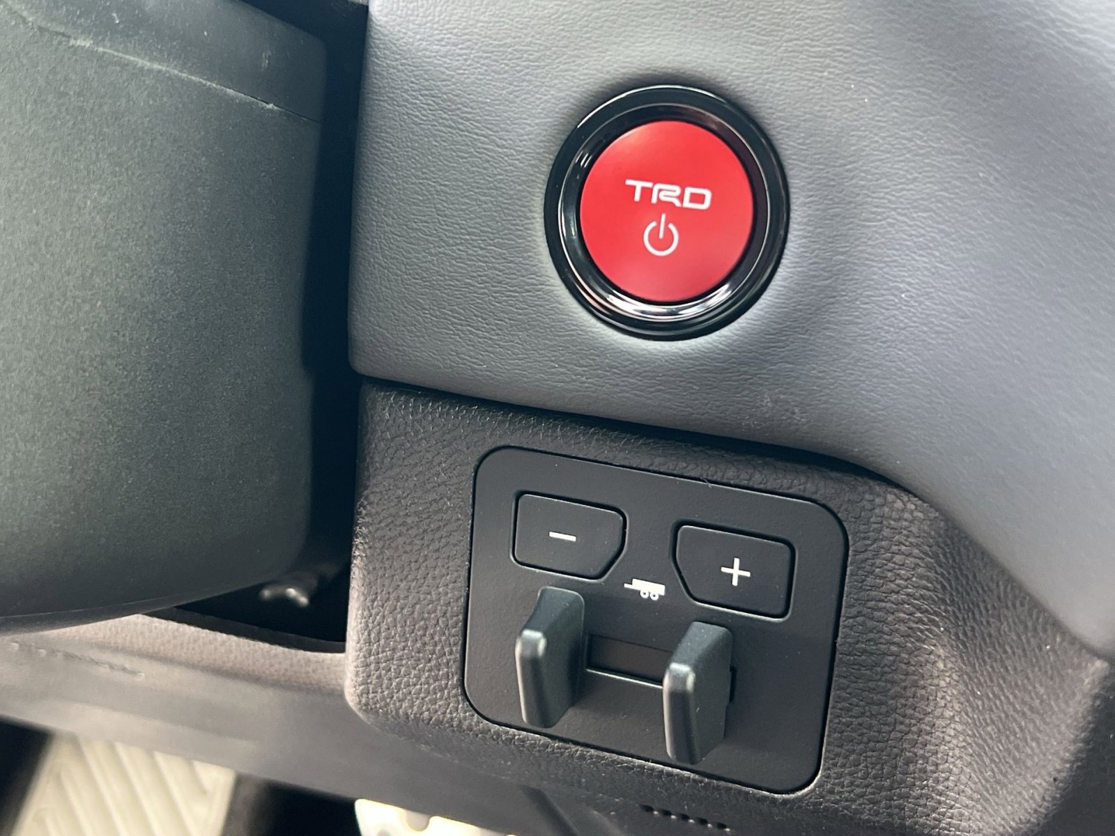 New 2026 Toyota Tundra Limited AWD/4WD image 27