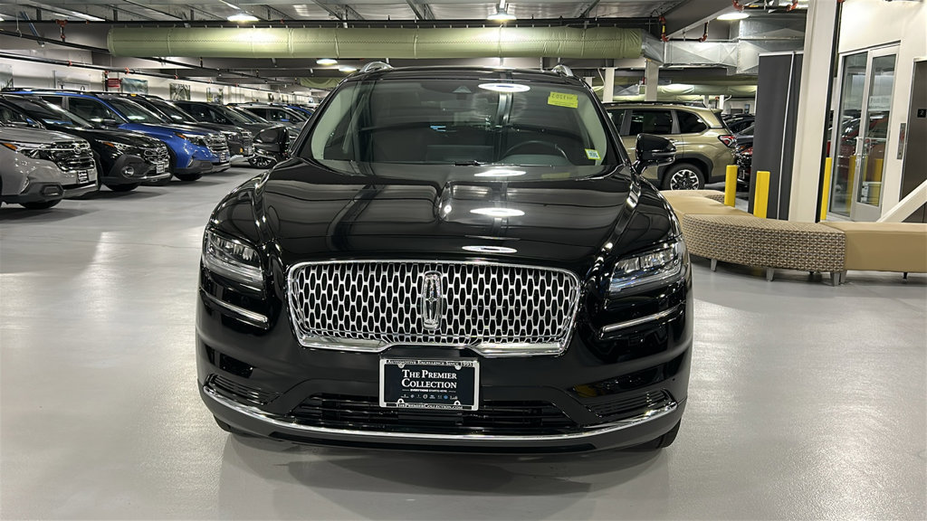 Used 2023 Lincoln Nautilus Reserve AWD/4WD image 2