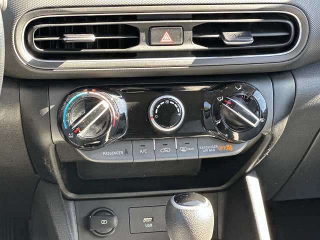 Used 2023 Hyundai Kona SEL FWD image 5